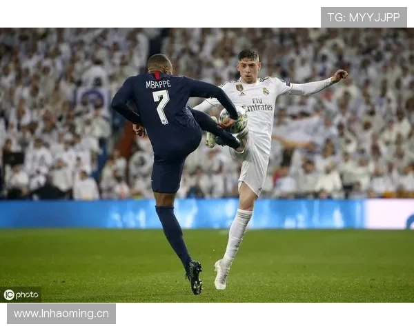 瓦拉内持续提升，成为球队后防线的新核心表现稳健助力胜利